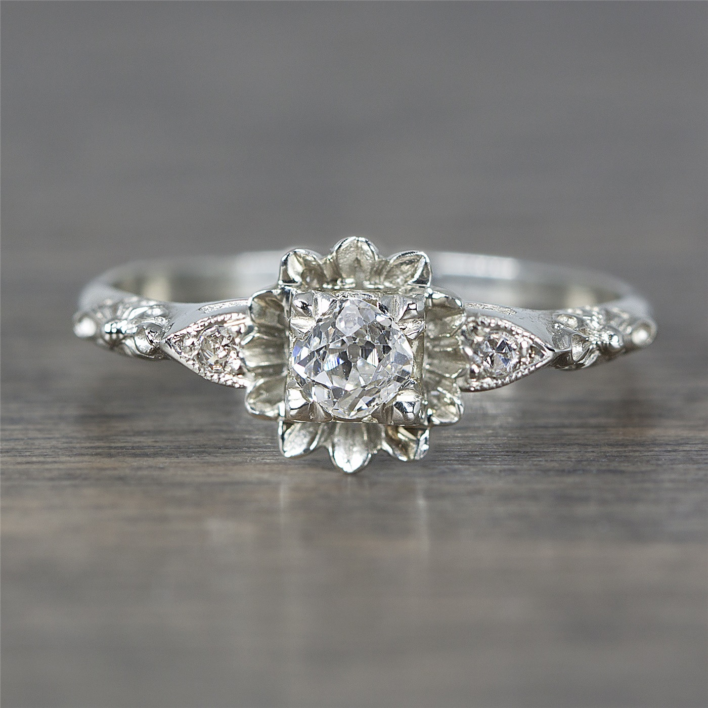 Vintage Diamond Engagement Ring
 1920 s White Gold & Diamond Flower Vintage Engagement Ring