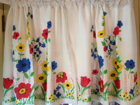 Vintage Kitchen Curtains
 Vintage Flowered Kitchen Curtains With Lining