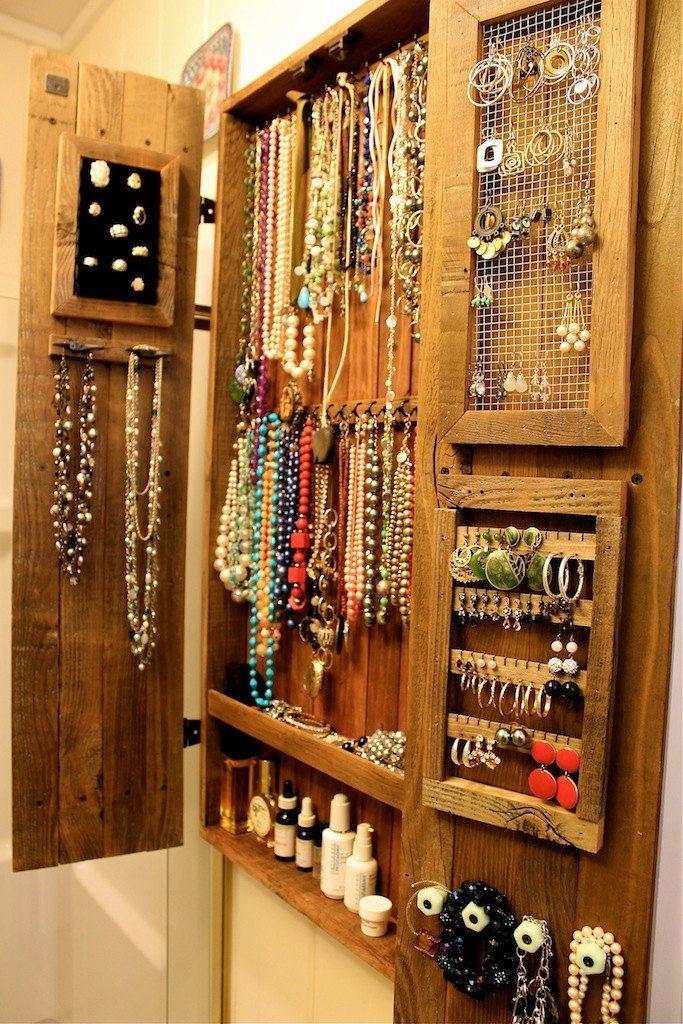 Wall Jewelry Organizer DIY
 Organic Wall Jewelry Organizer