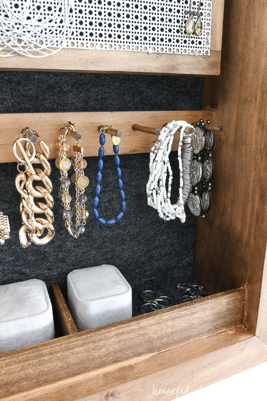 Wall Jewelry Organizer DIY
 DIY Wall Jewelry Organizer Houseful of Handmade