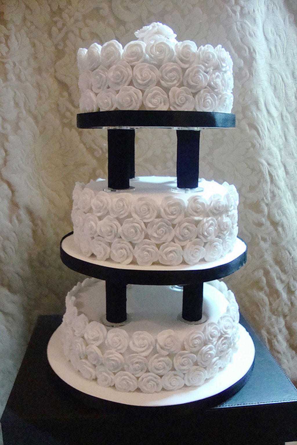 Wedding Cake Pillars
 Wedding Cake Pillars And Plates Wedding Cake Cake Ideas