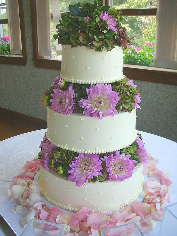 Wedding Cake Pillars
 86 best images about Pillar Wedding Cakes on Pinterest