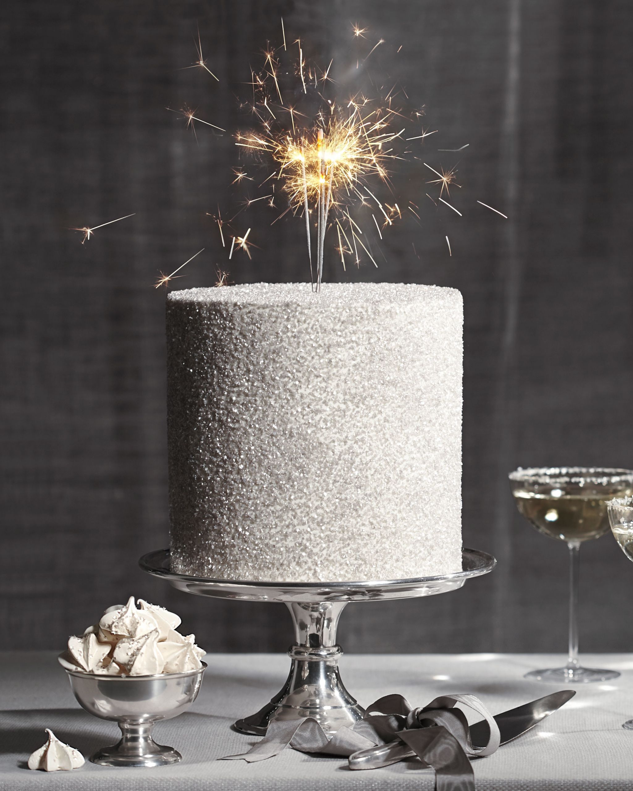 Wedding Cake Sparklers
 Dazzling and Delicious How to Add Sparkle to Your Cake
