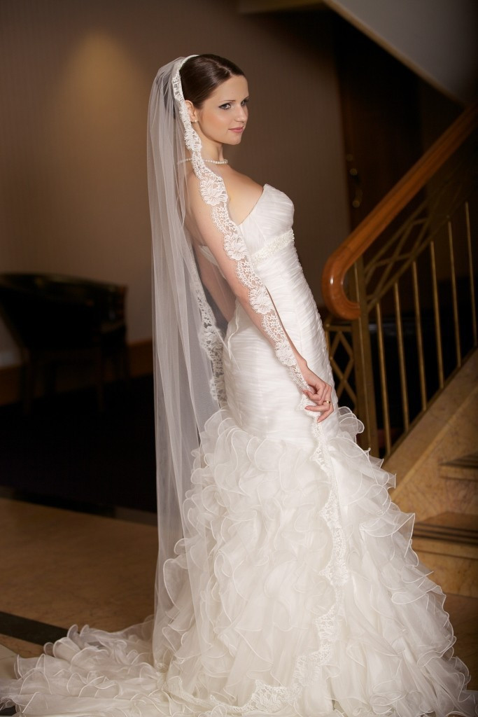 Wedding Dresses With Veils
 Vintage Lace Bridal Veils e Tier Layer White Elegant