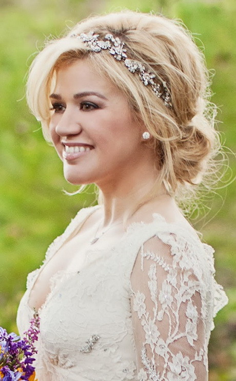 Wedding Hairstyles Round Face
 Wedding hairstyles for round faces
