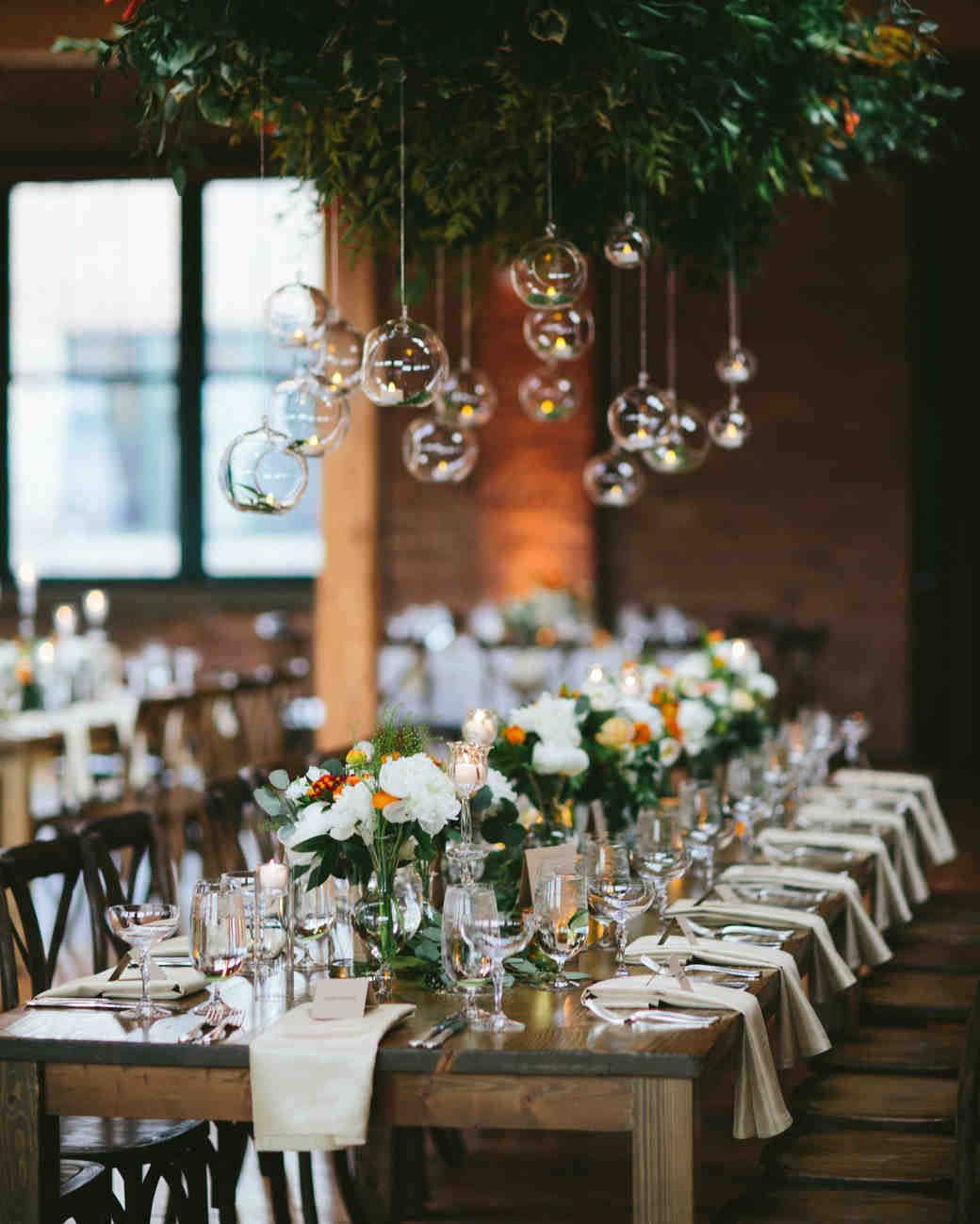 Wedding Head Table Decorations
 28 Ideas for Sitting Pretty at Your Head Table