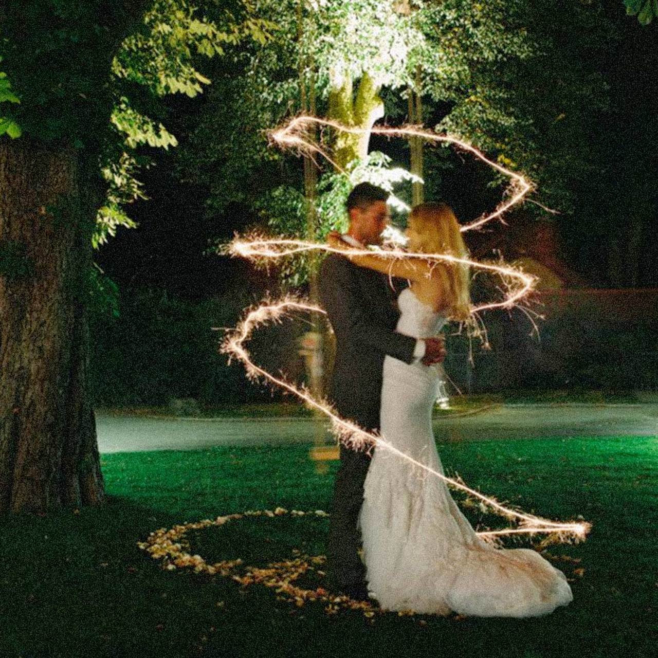 Wedding Sparkler Pictures
 Premium Gold 20" Wedding Sparklers