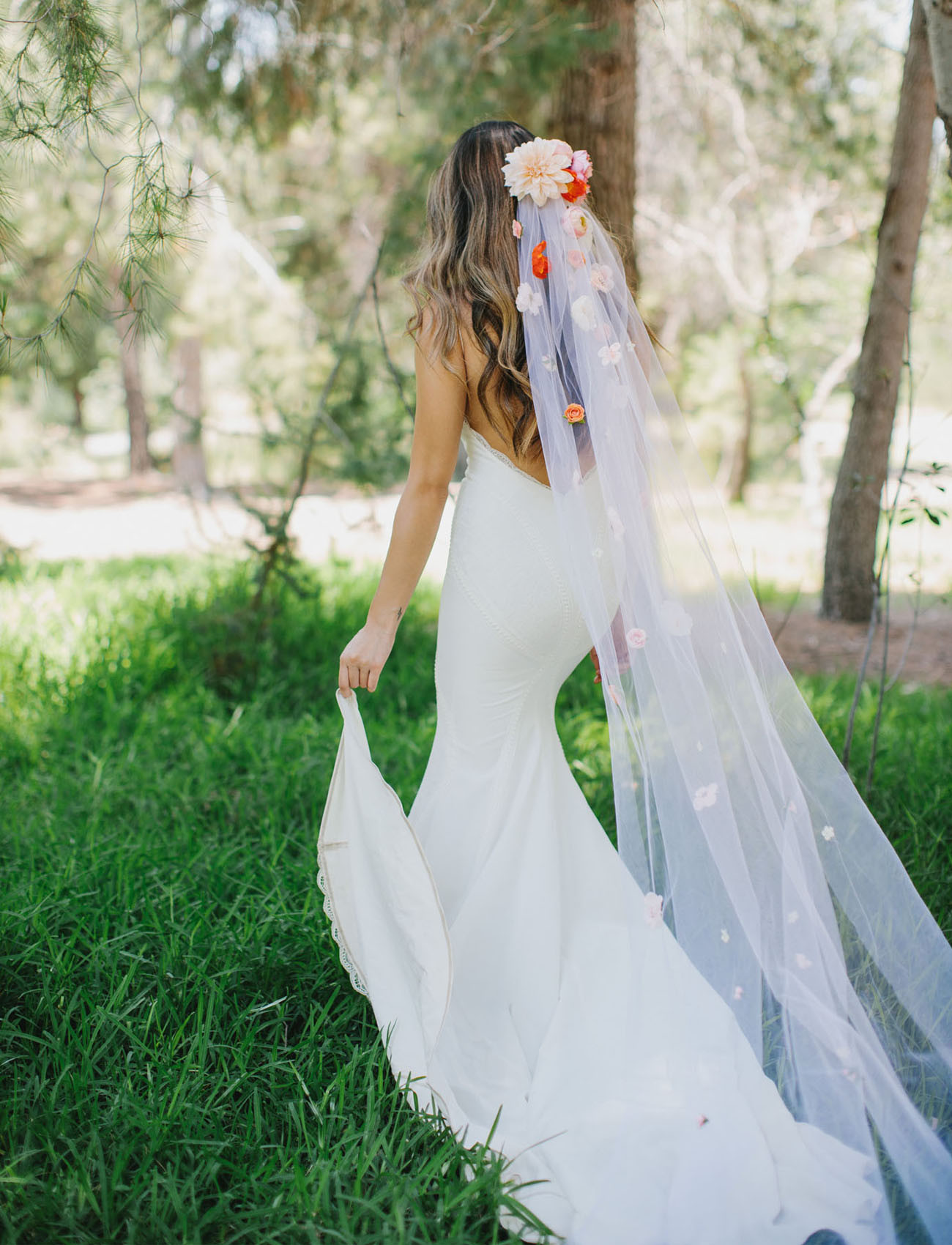 Wedding Veil DIY
 Make Your Own Custom Silk Flower Veil Green Wedding Shoes