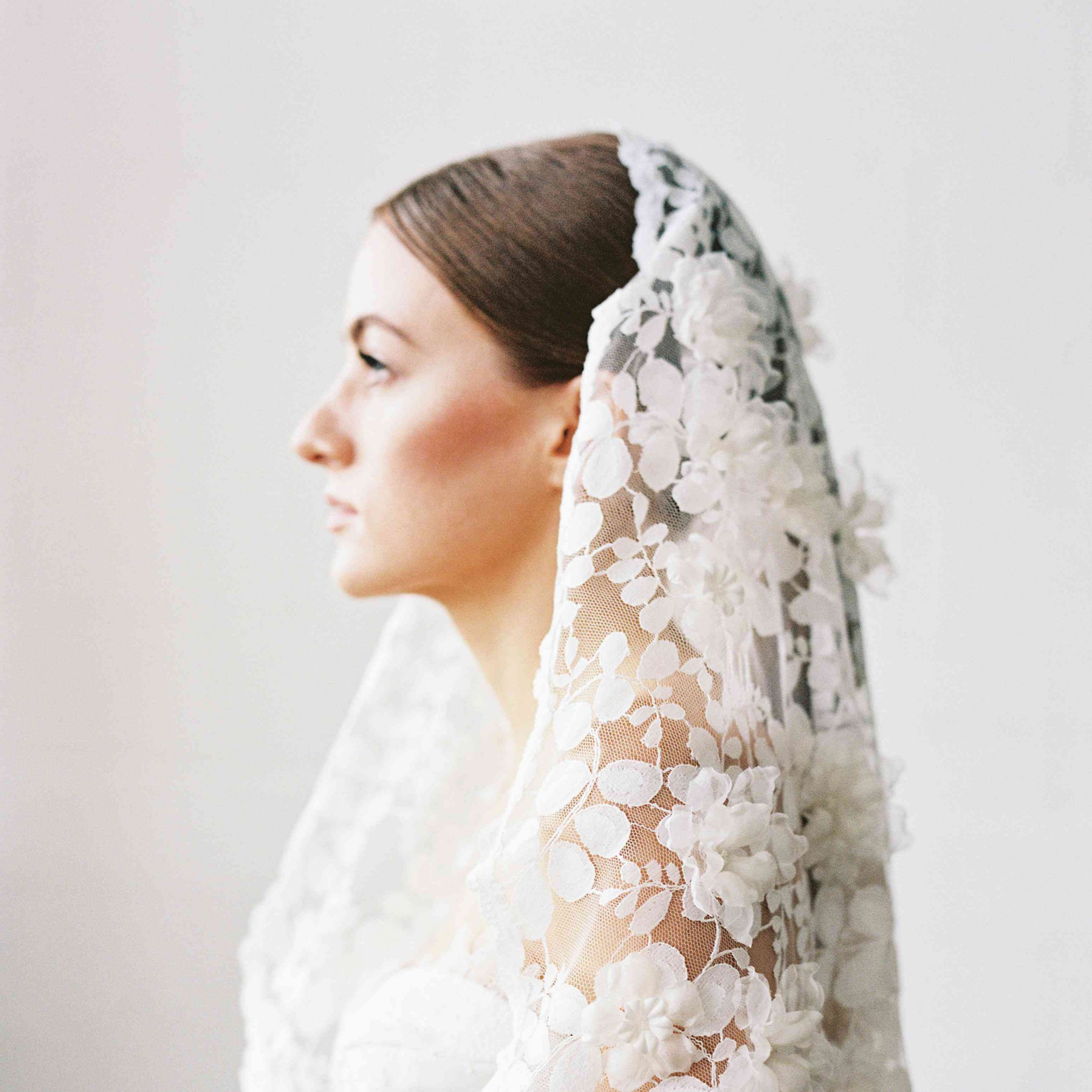 Wedding Veils Style
 16 of the Prettiest Wedding Veils from Etsy for Every