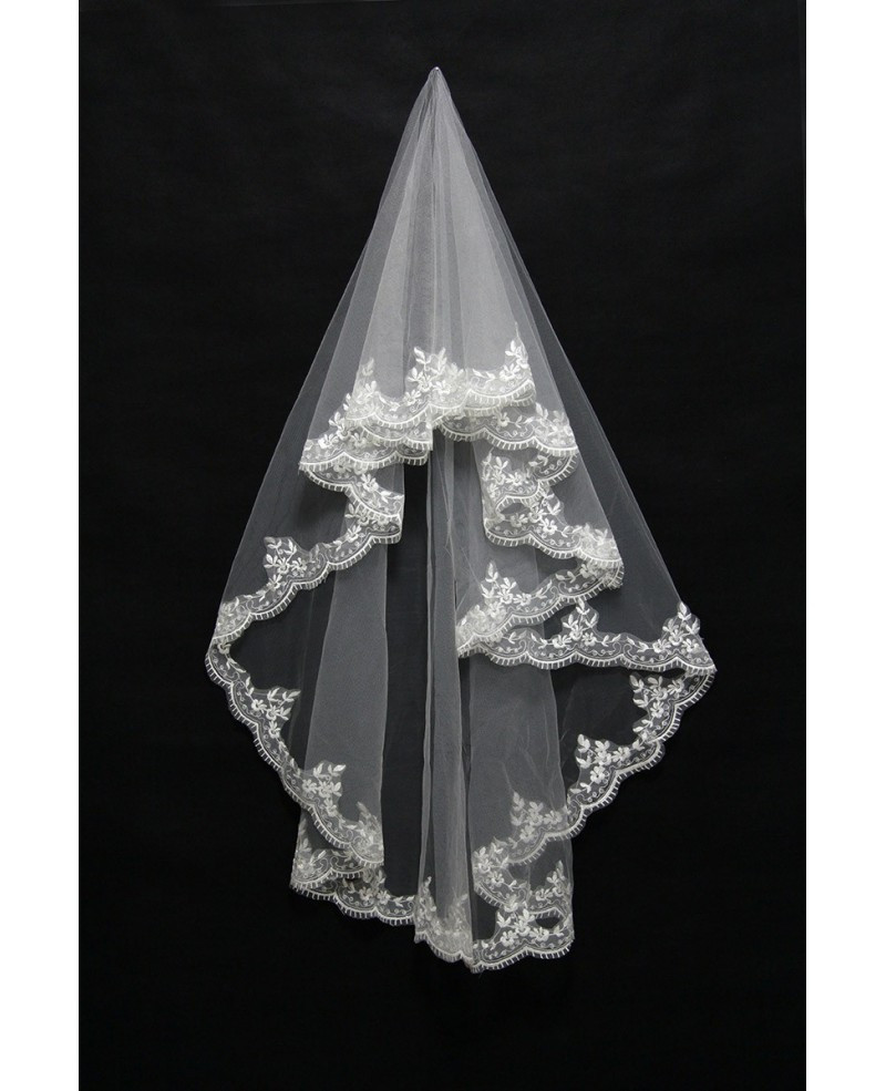 Wedding Veils With Lace Trim
 Elegant Short White tulle bridal veil with lace trim