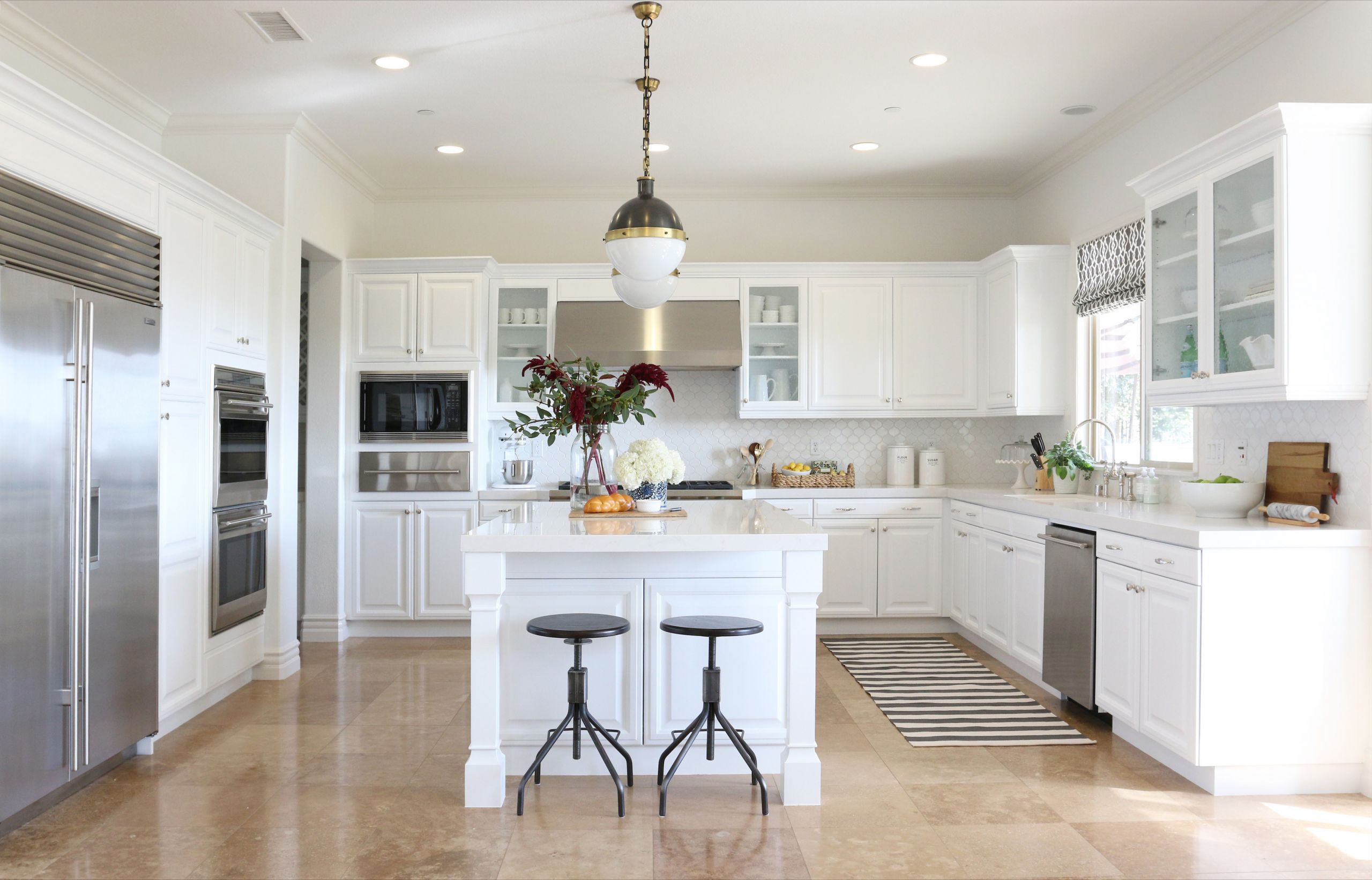White Kitchen Designs
 11 Best White Kitchen Cabinets Design Ideas for White