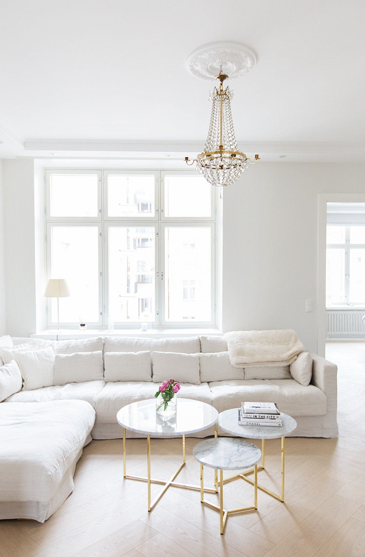 White Living Room Table
 18 White Marble Coffee Tables We Love