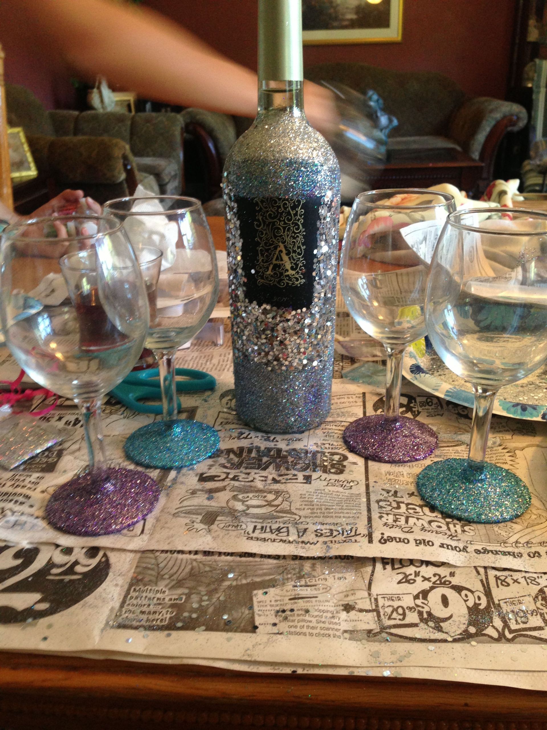 Wine Birthday Gift Ideas
 DIY 21st Birthday t Glitter wine bottle and glasses