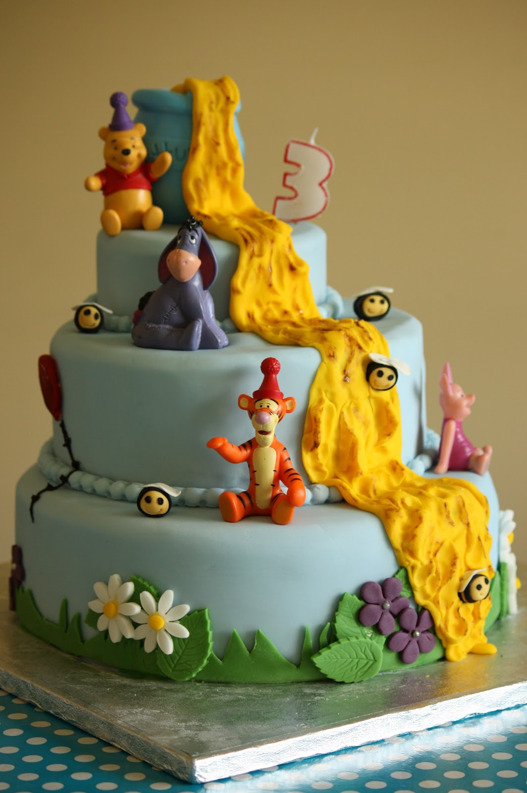 Winnie The Pooh Birthday Cakes
 Mellow Mummy The one with the epic Winnie the Pooh