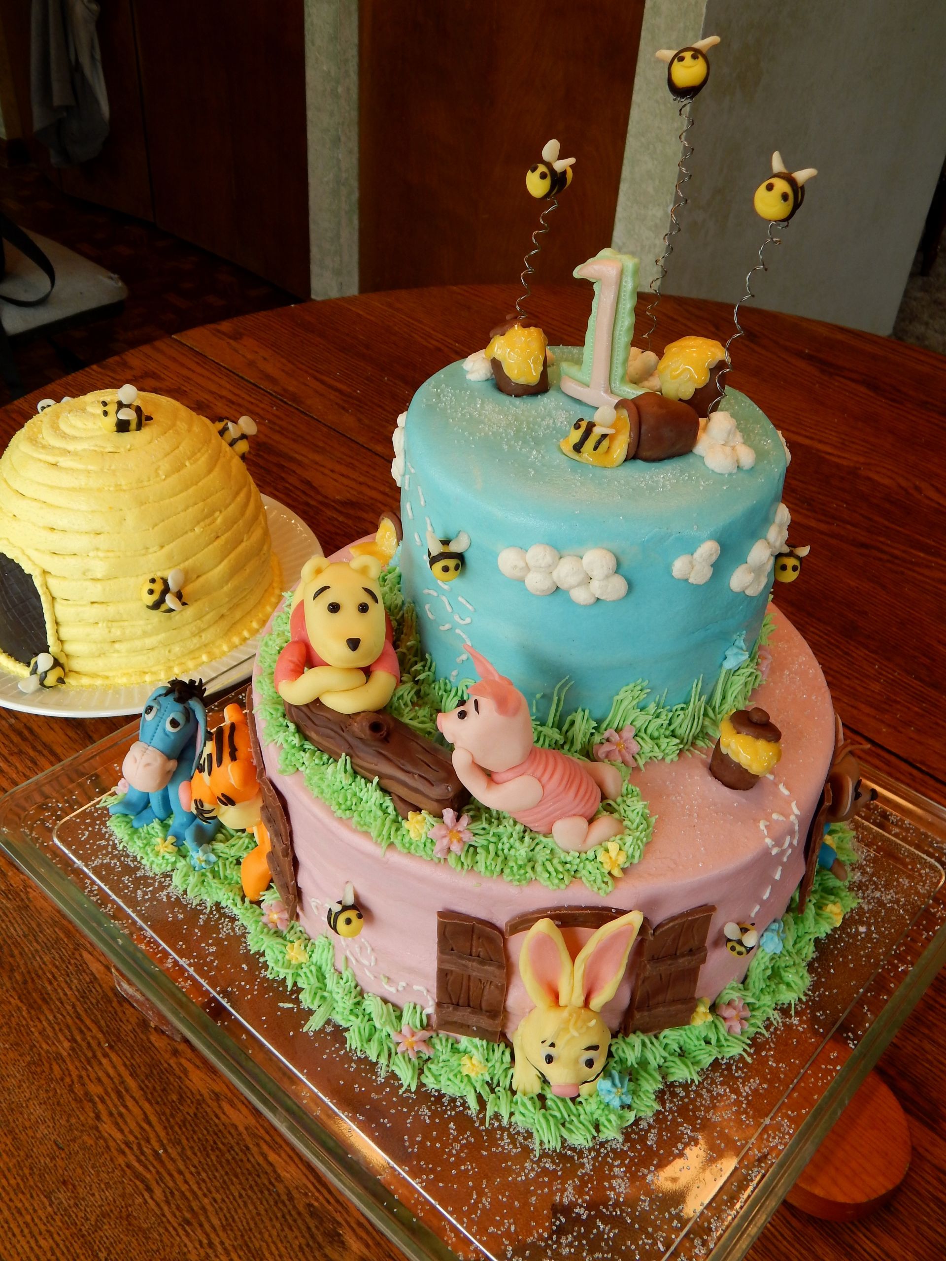 Winnie The Pooh Birthday Cakes
 Winnie The Pooh Cake And Beehive Smash Cake CakeCentral