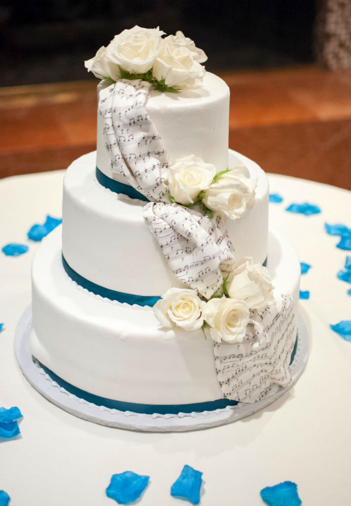 Winter Wonderland Wedding Cakes
 11 Beautiful Winter Wedding Cakes for Your Winter