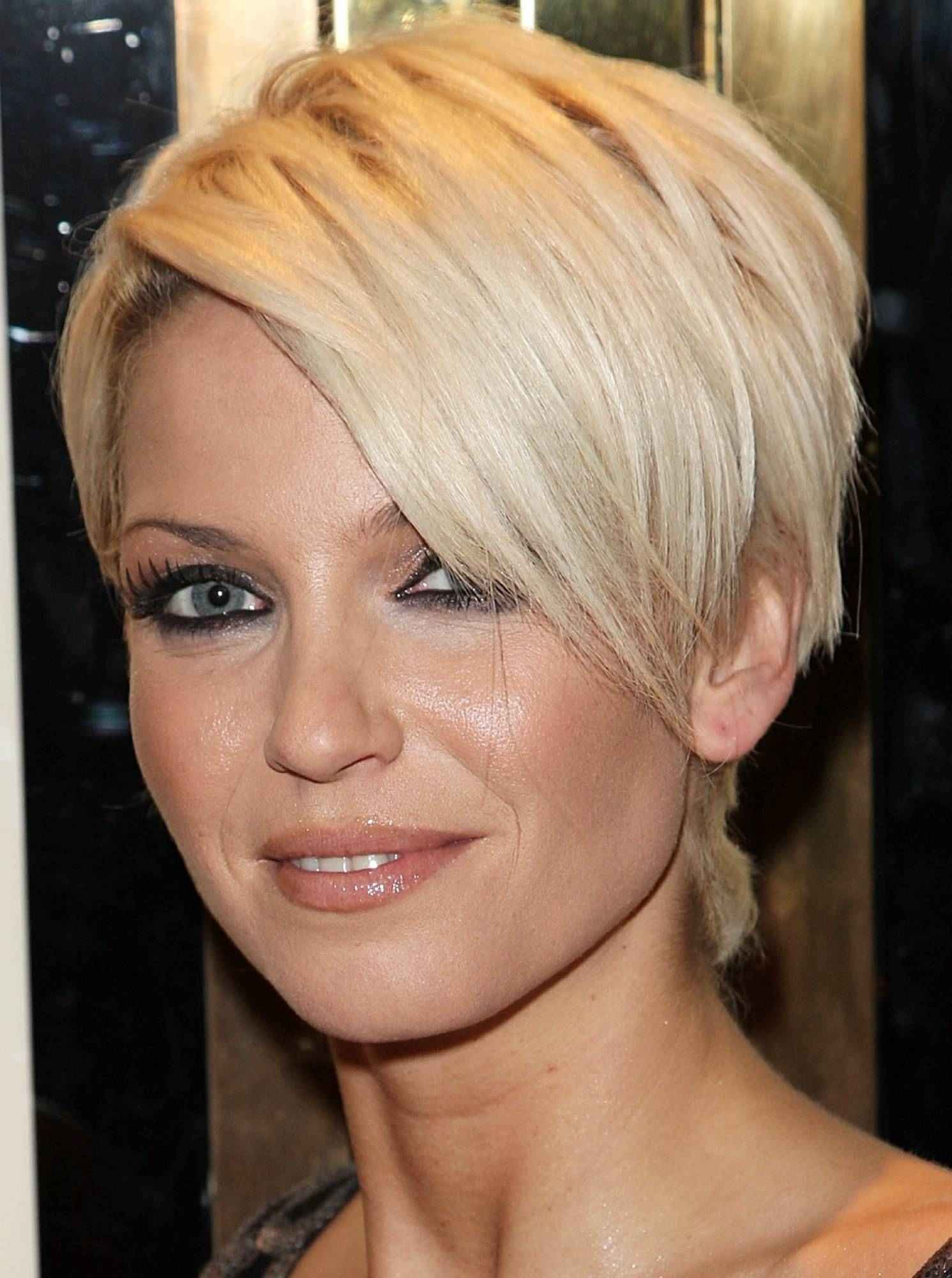 Women Haircuts For Fine Hair
 Women s hairstyles for thinning hair on top Get Fine