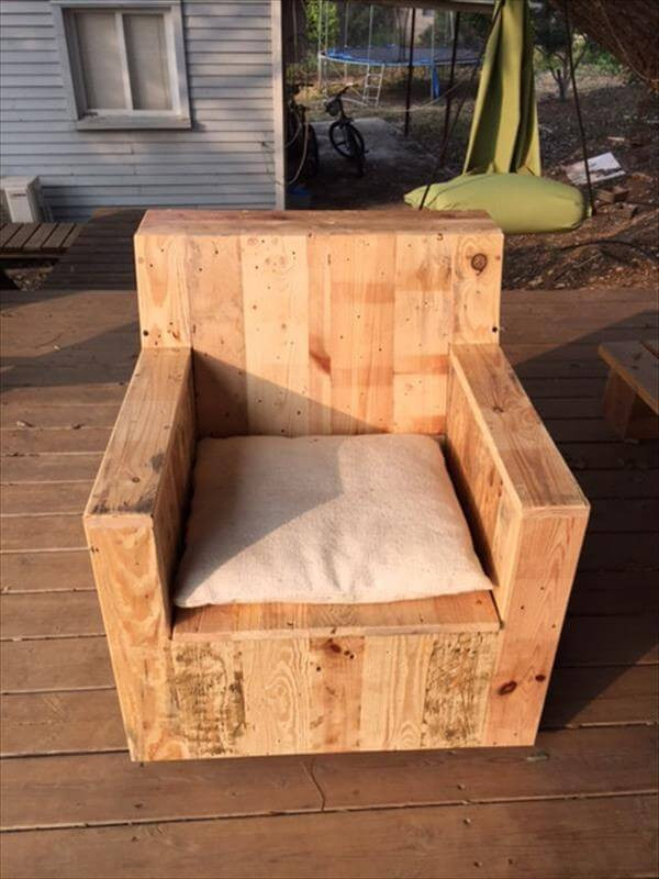 Wood Chair DIY
 DIY Beefy Pallet Wood Armchair – 101 Pallets