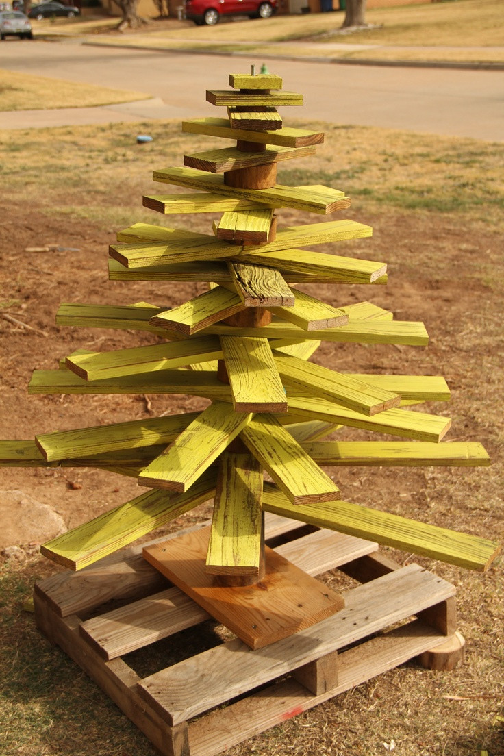 Wood Christmas Tree DIY
 DIY Alternative Wood Christmas Tree