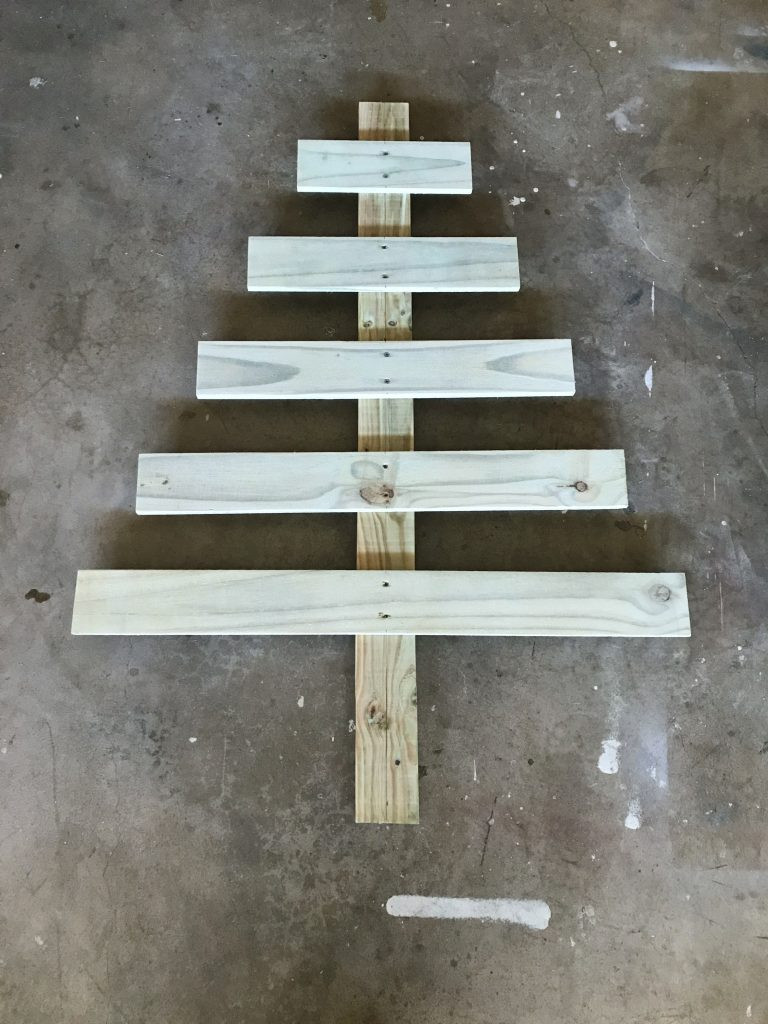 Wood Christmas Tree DIY
 DIY Lighted Wooden Christmas Trees