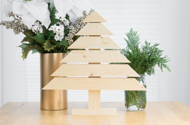 Wood Christmas Tree DIY
 DIY Rustic and Modern Wood Christmas Tree