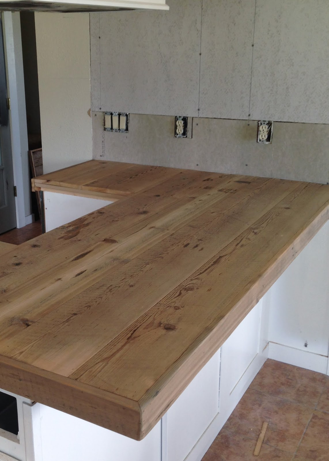 Wood Plank Countertops DIY
 DIY Reclaimed Wood Countertop