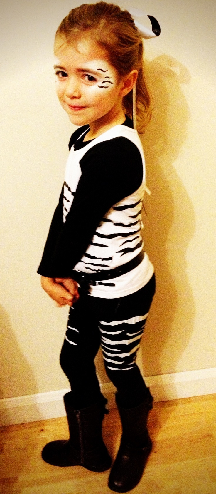 Zebra Costume DIY
 My styling Zebra such a simple costume All you need is
