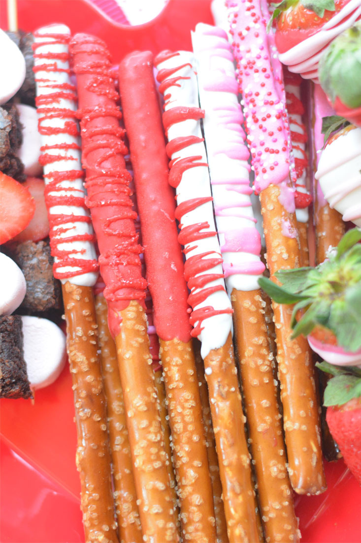 Chocolate Covered Pretzels For Valentine Day
 Valentine Chocolate Covered Pretzels Valentine s Day Treat