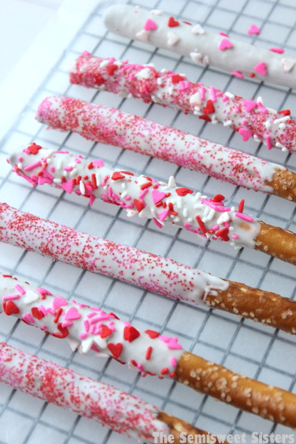 Chocolate Covered Pretzels For Valentine Day
 Valentine’s Day White Chocolate Dipped Pretzel Rods
