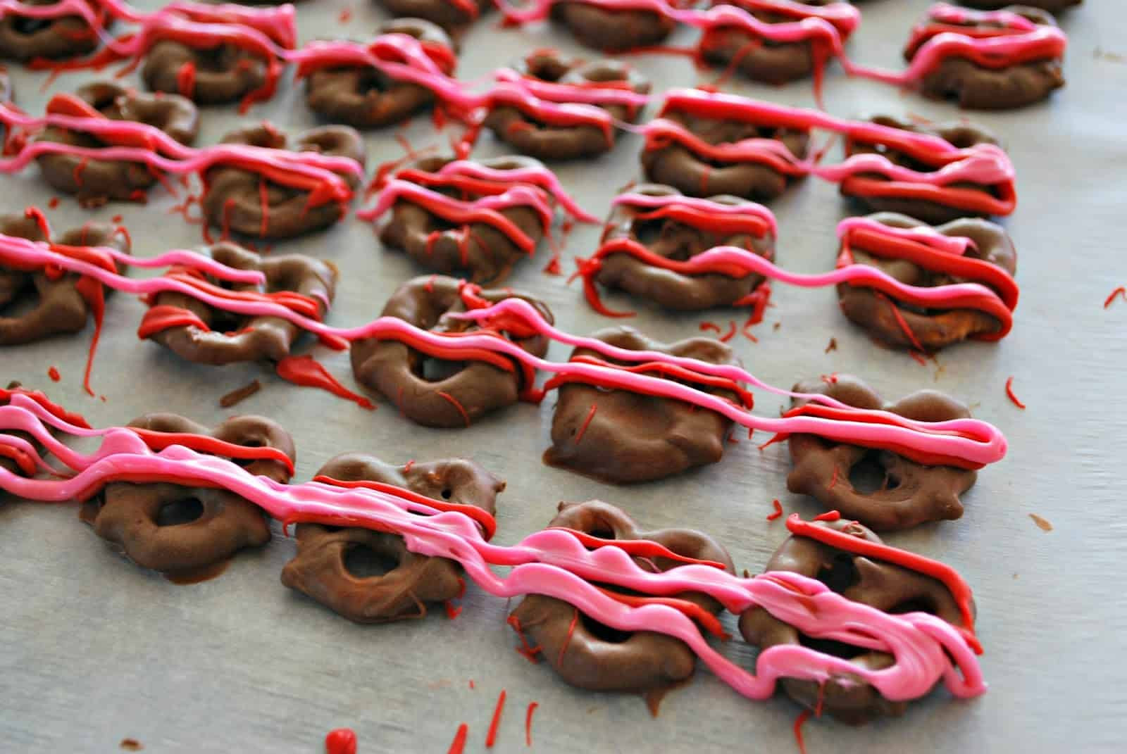 Chocolate Covered Pretzels For Valentine Day
 How To Make Chocolate Covered Pretzels for Valentine s Day