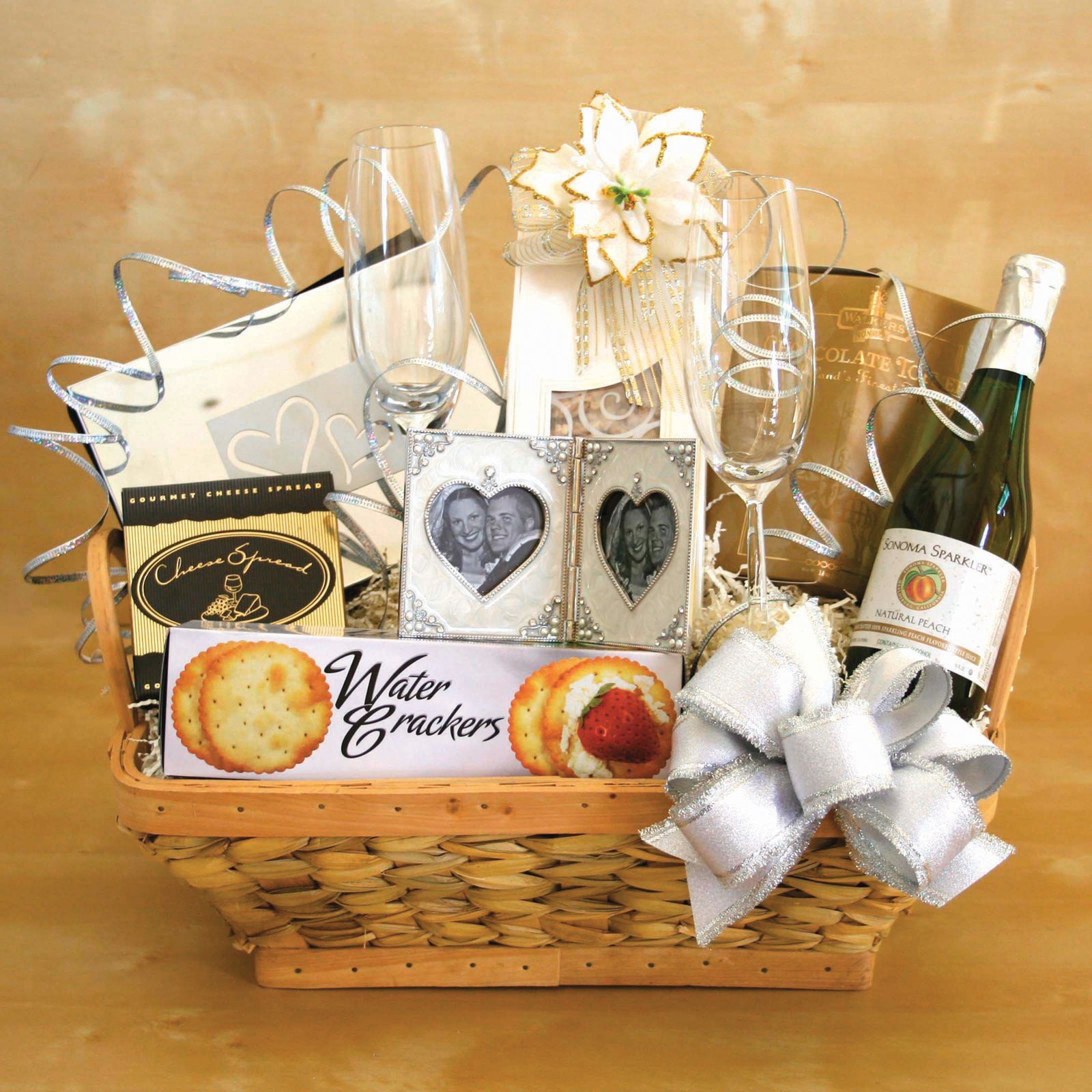 Cool Wedding Gift Ideas For Couples
 Simple Wedding Gifts – HomesFeed