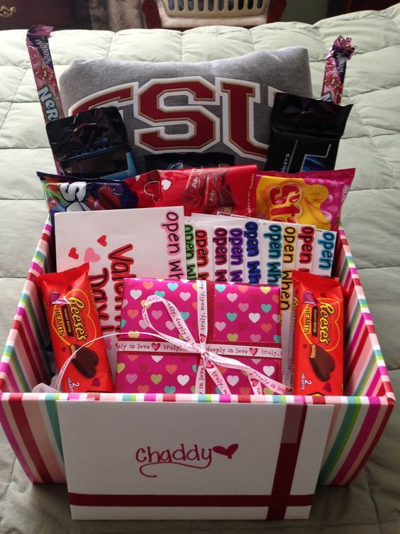 Cute Valentines Day Gift Ideas For Him
 Gift Basket 23 DIY Valentines Crafts for Boyfriend