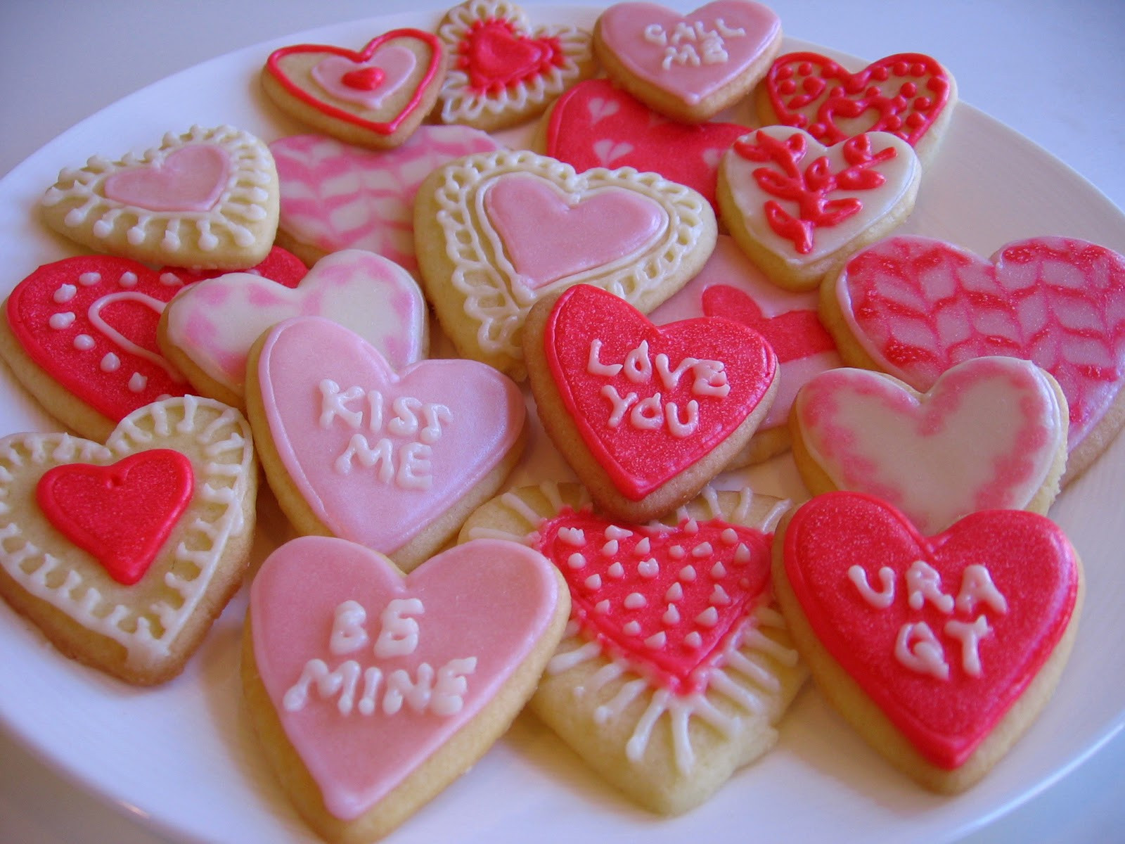 Decorating Valentine Sugar Cookies
 Needle and Spatula Valentine Heart Sugar Cookies Part 2