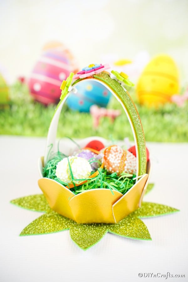Diy Easter Gifts
 Decorative Mini DIY Easter Egg Basket Video DIY & Crafts