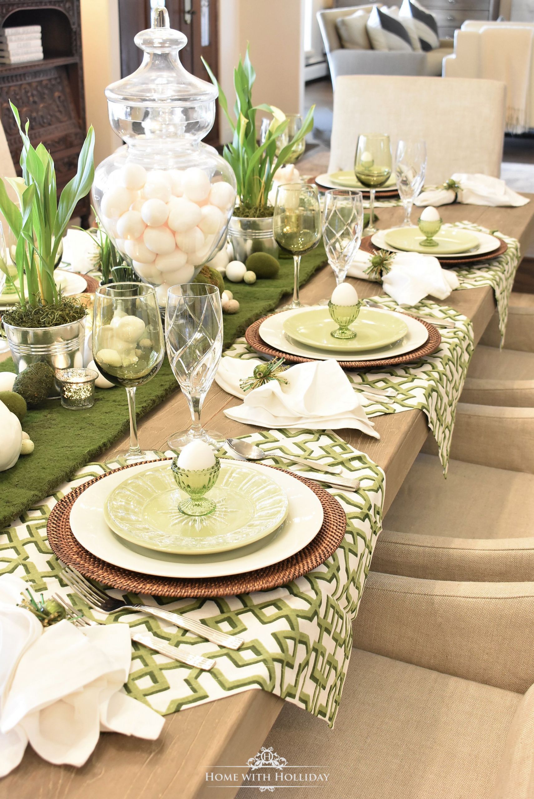 Easter Dinner Table Settings
 Green and White Easter Table Setting Home with Holliday