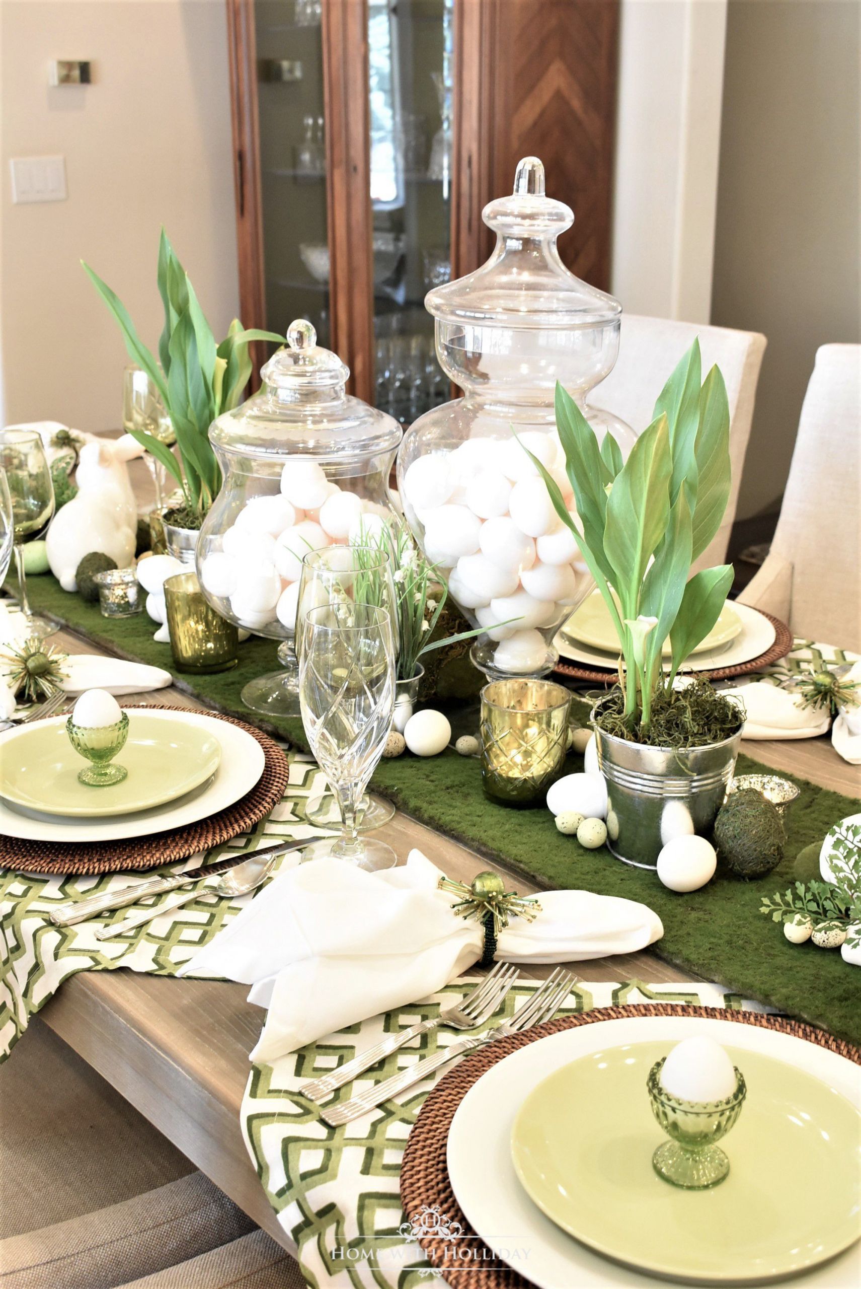 Easter Dinner Table Settings
 Green and White Easter Table Setting Home with Holliday