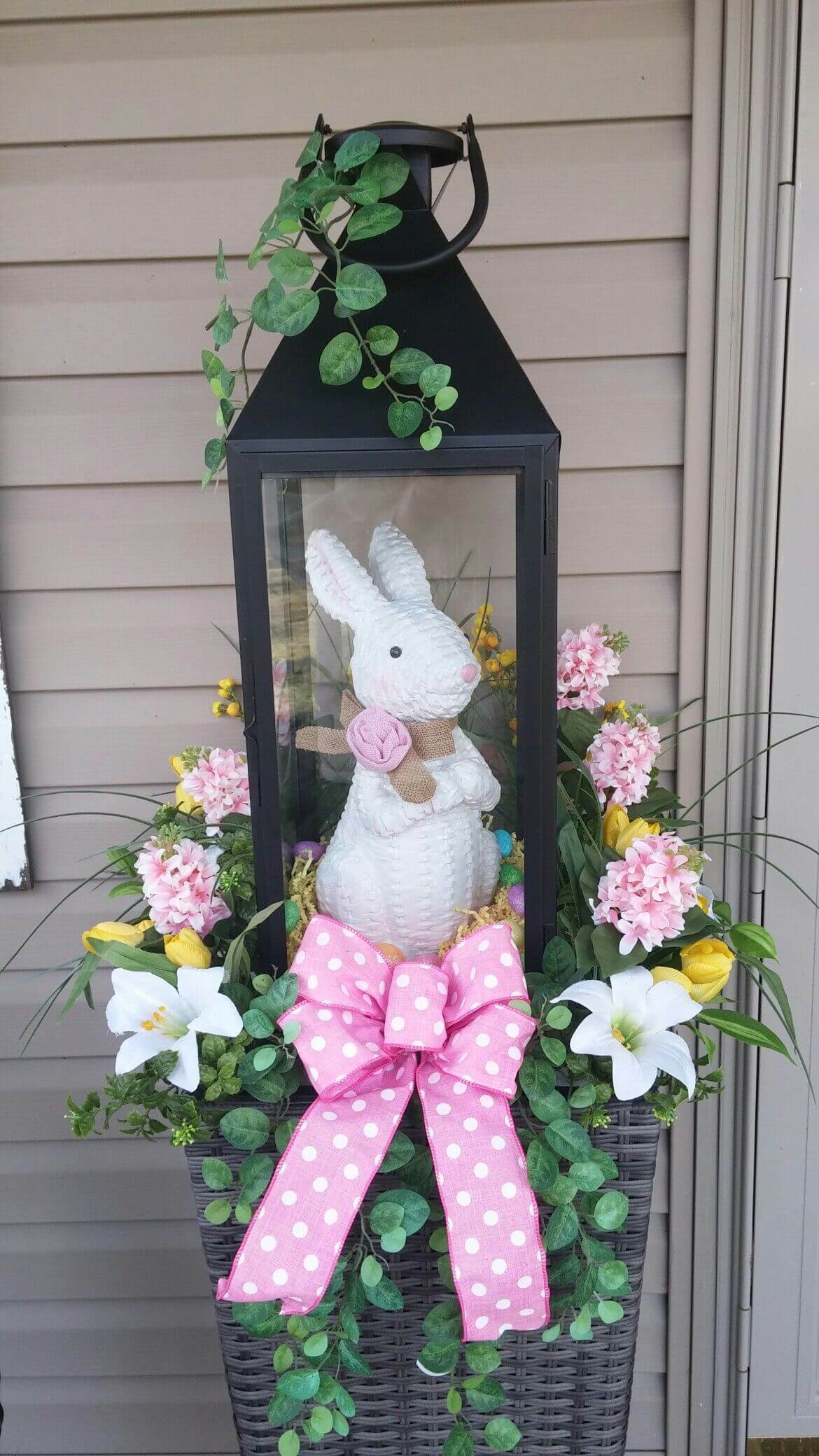 Easter Outdoor Decorating Ideas
 18 Outdoor Easter Decorations Ideas Taken From Pinterest