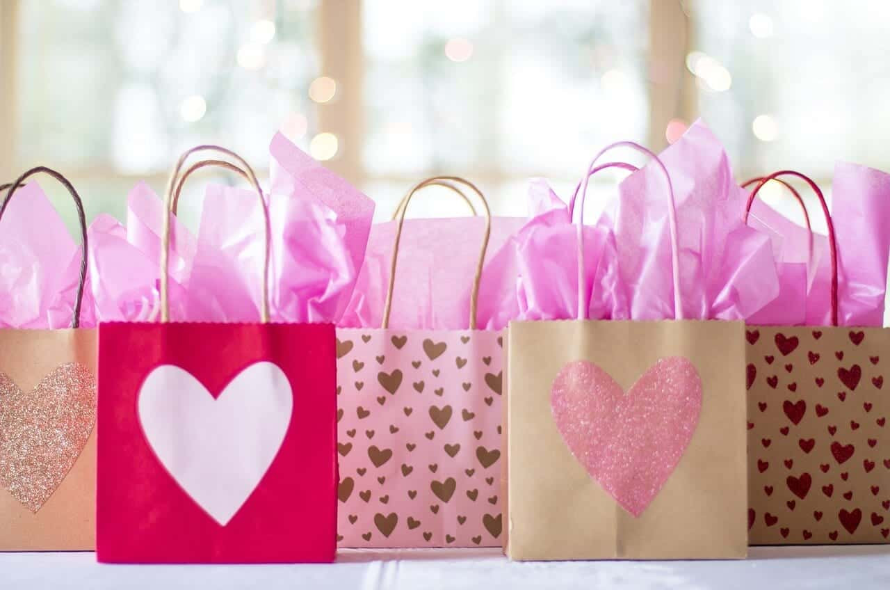 Gift Bag Ideas For Girls
 7 Gift Ideas For Your Little Girly Girl This Holiday
