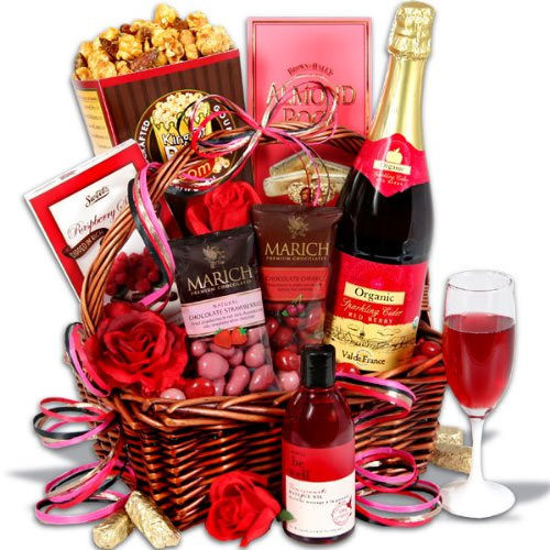 Romantic Valentines Day Gift Ideas For Her
 25 Valentine’s Day Gifts for your Girlfriend