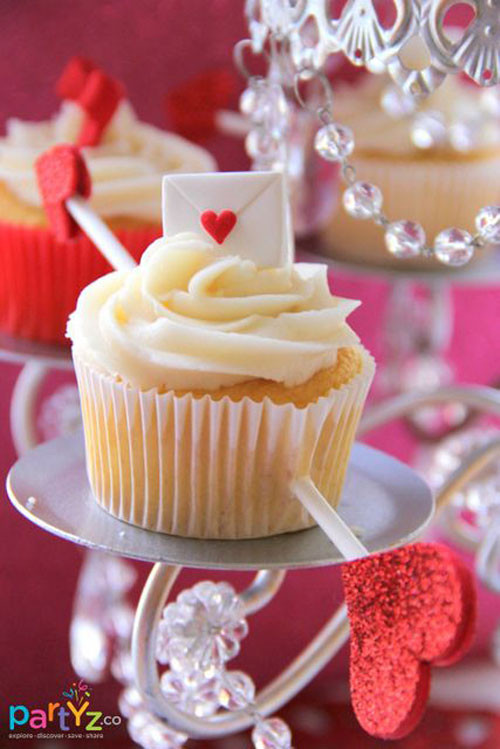 Valentine Cupcakes Pinterest
 35 Valentine s Day Cupcake Ideas e Little Project