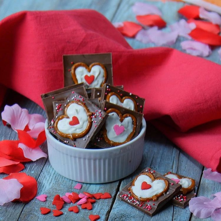 Valentine Desserts For A Crowd
 This Valentine s Candy Melt Is the Perfect Last Minute