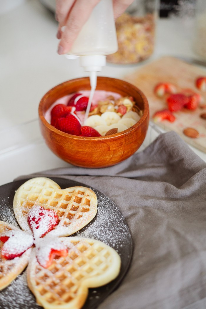 Valentines Day Smoothies
 Valentines Day Breakfast in Bed Strawberry Smoothie Bowl
